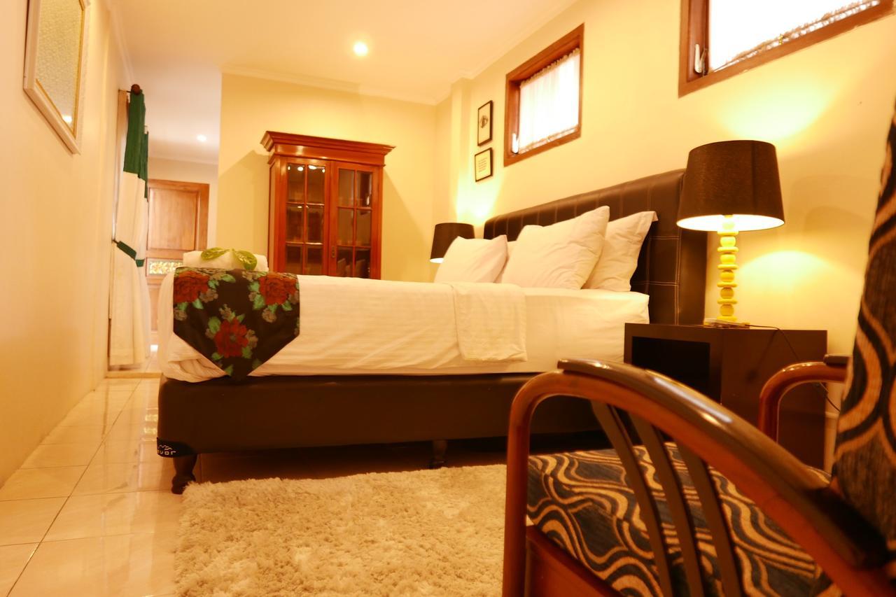 Ciwulan 36 Guest House บันดุง ภายนอก รูปภาพ