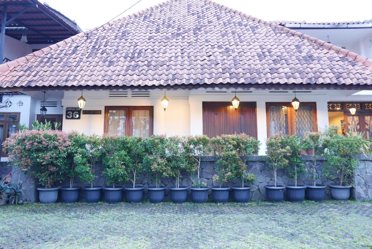 Ciwulan 36 Guest House บันดุง ภายนอก รูปภาพ