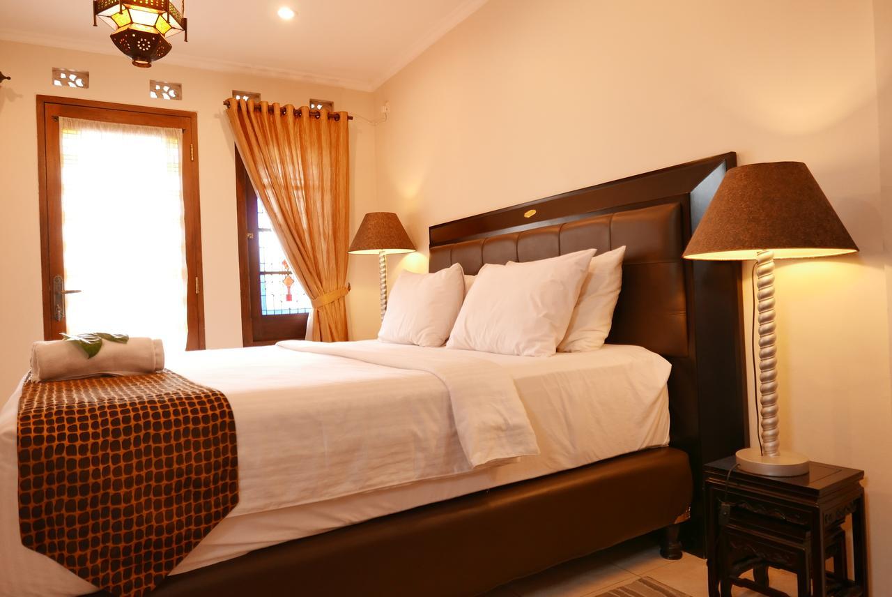 Ciwulan 36 Guest House บันดุง ภายนอก รูปภาพ