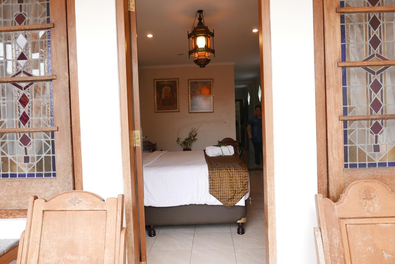 Ciwulan 36 Guest House บันดุง ภายนอก รูปภาพ