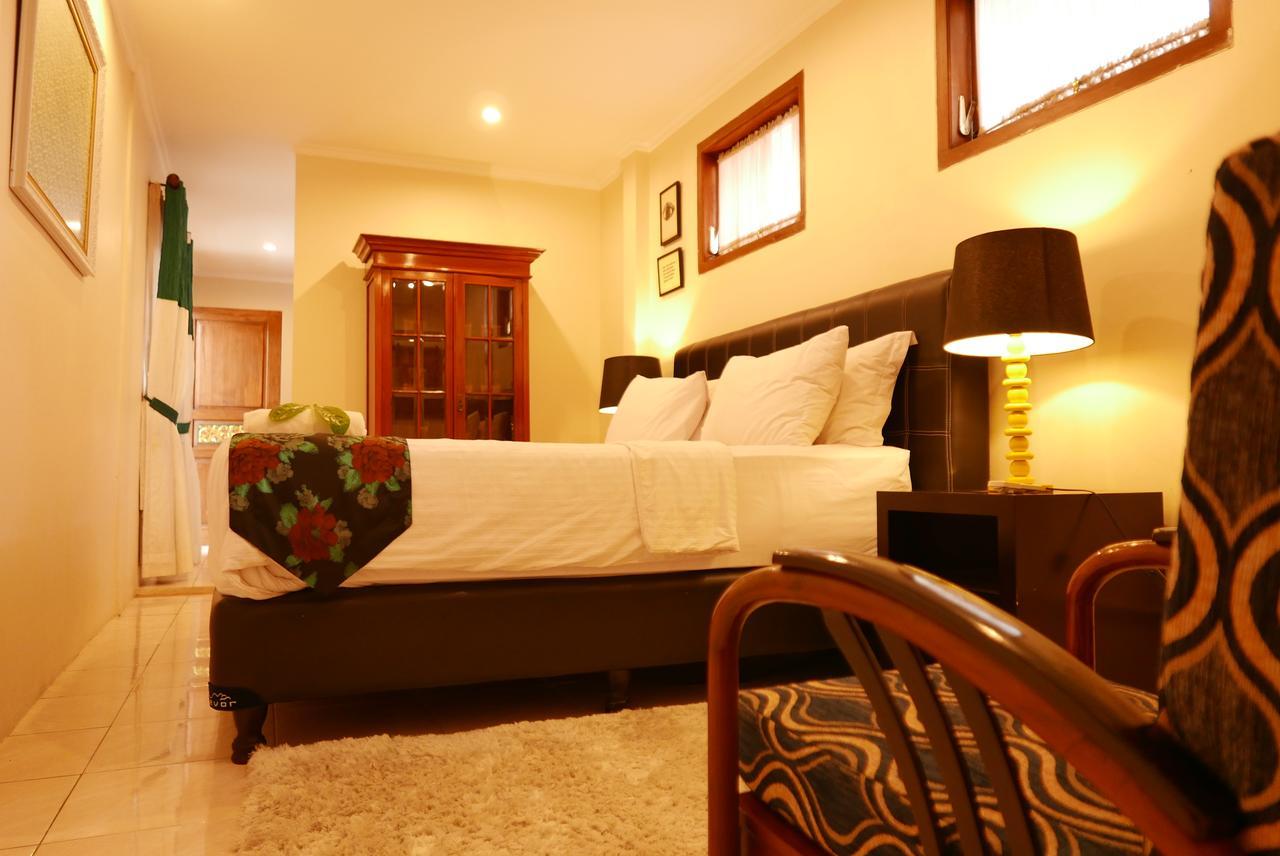 Ciwulan 36 Guest House บันดุง ภายนอก รูปภาพ