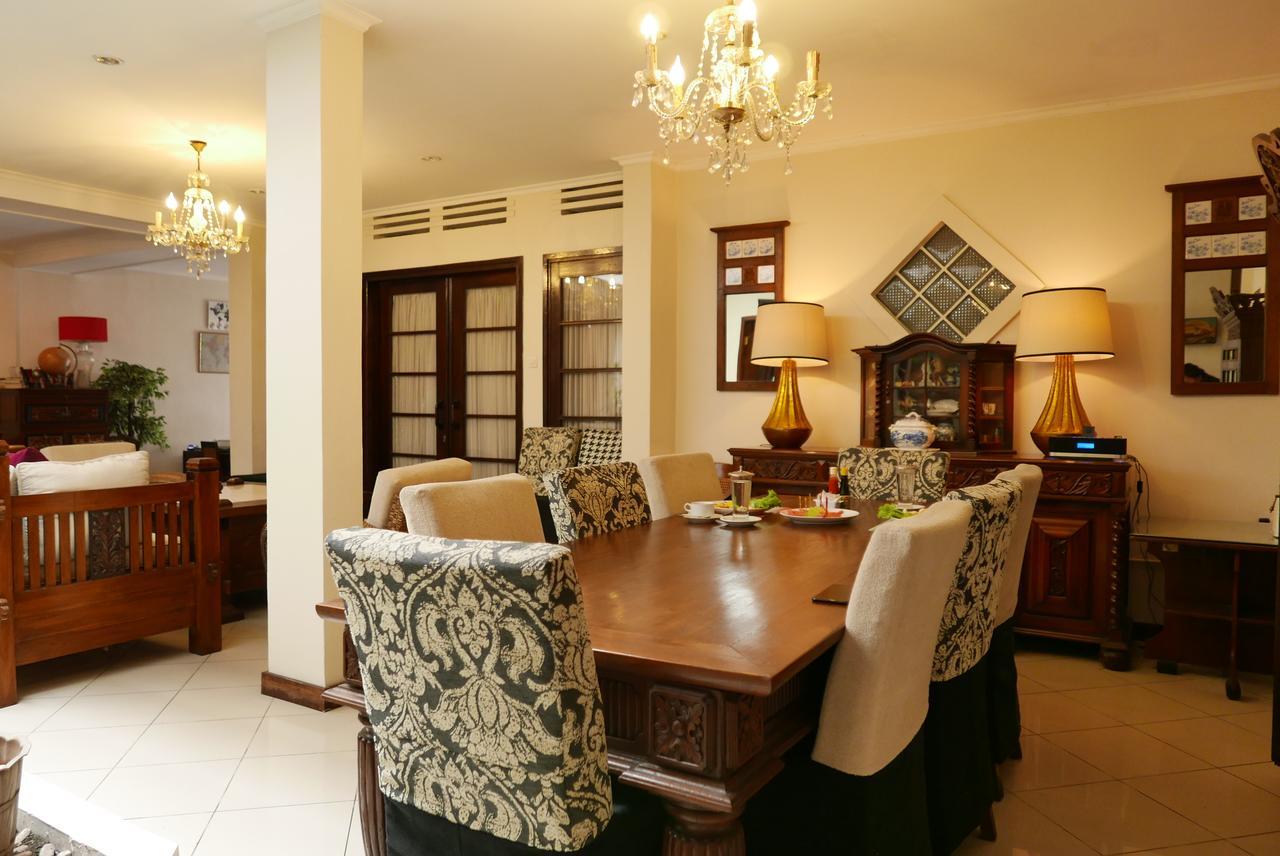 Ciwulan 36 Guest House บันดุง ภายนอก รูปภาพ
